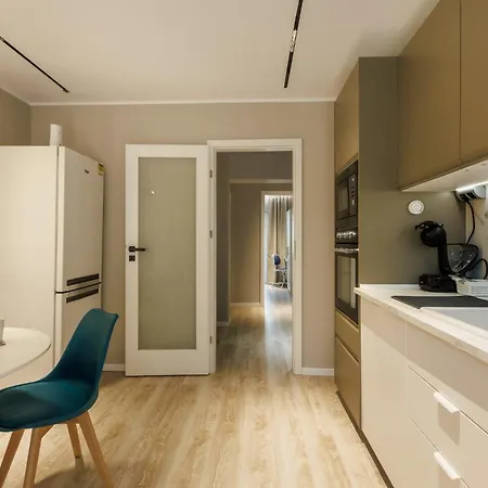 Downtown Breeze Apartment
