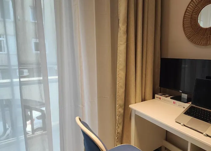 Downtown Breeze Apartment *